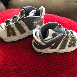 NIKE AIR MORE UPTEMPO